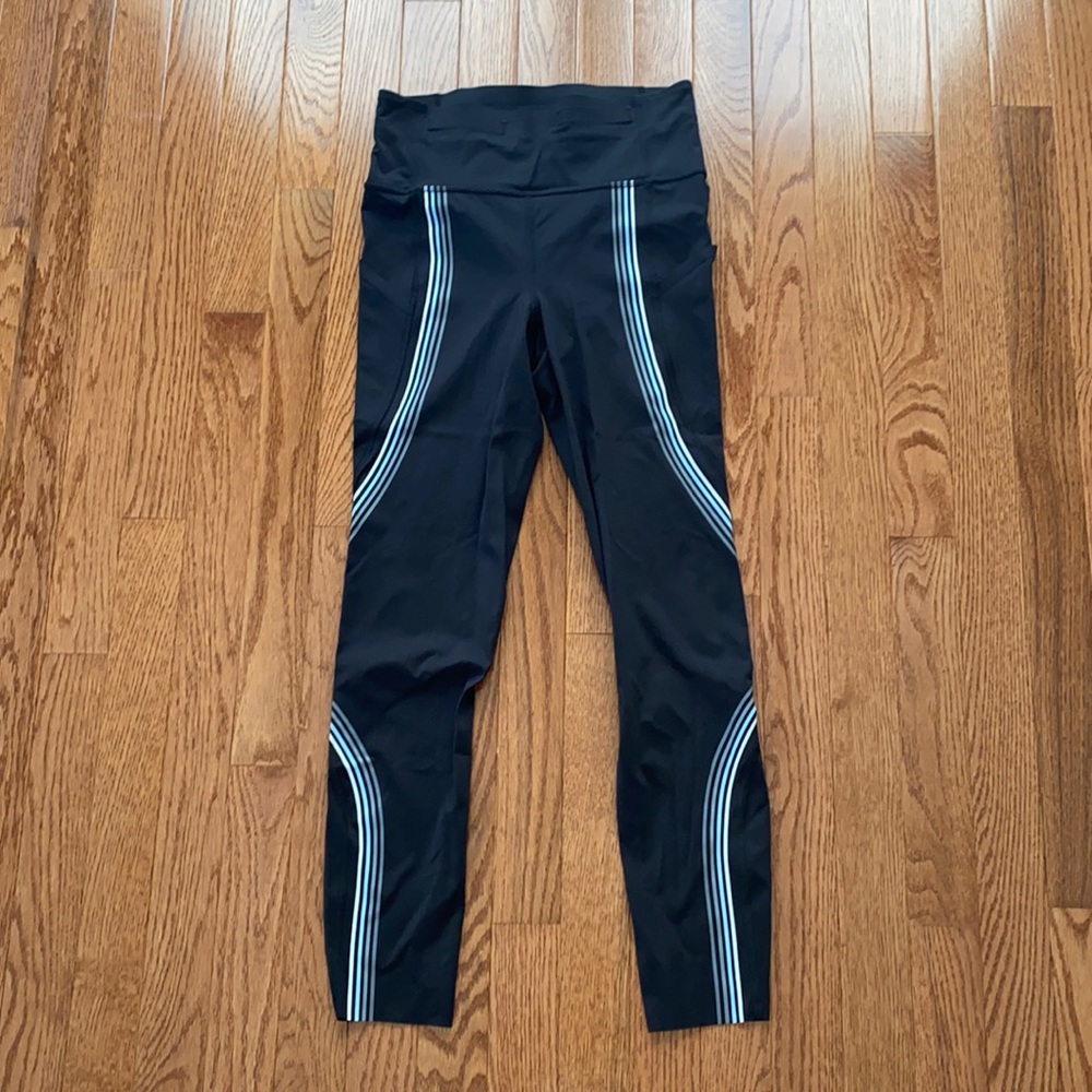 EUC lululemon leggings size 6, 7/8 length